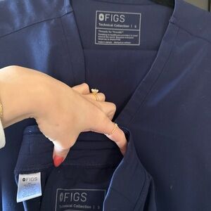Matching size small navy FIGS